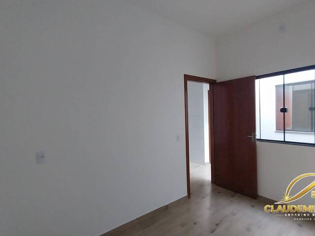 #106 - Casa para Venda em Balneário Barra do Sul - SC