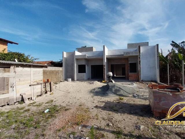 #115 - Casa para Venda em Balneário Barra do Sul - SC