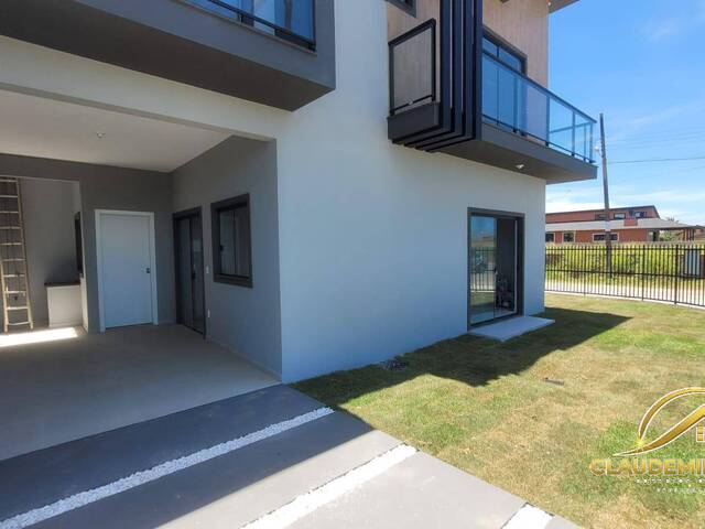 #124 - Casa para Venda em Balneário Barra do Sul - SC