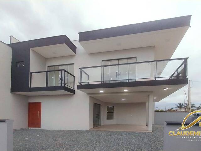 #125 - Casa para Venda em Balneário Barra do Sul - SC