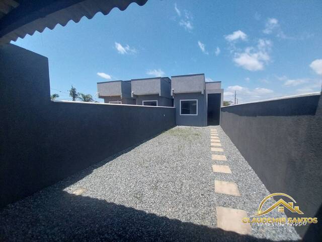 #107 - Casa para Venda em Balneário Barra do Sul - SC
