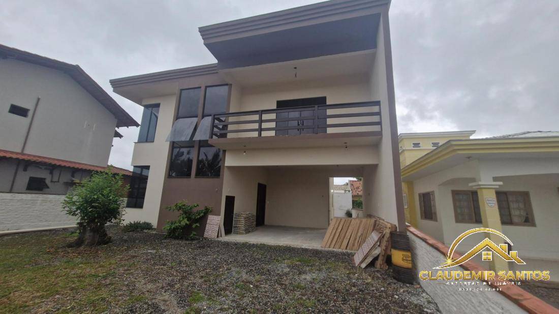Casa, 3 quartos, 245 m² - Foto 1